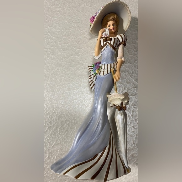 THOMAS Kinkade Ladies of Lamplighter Village
Figurine Collectable High fashion - Picture 7 of 8